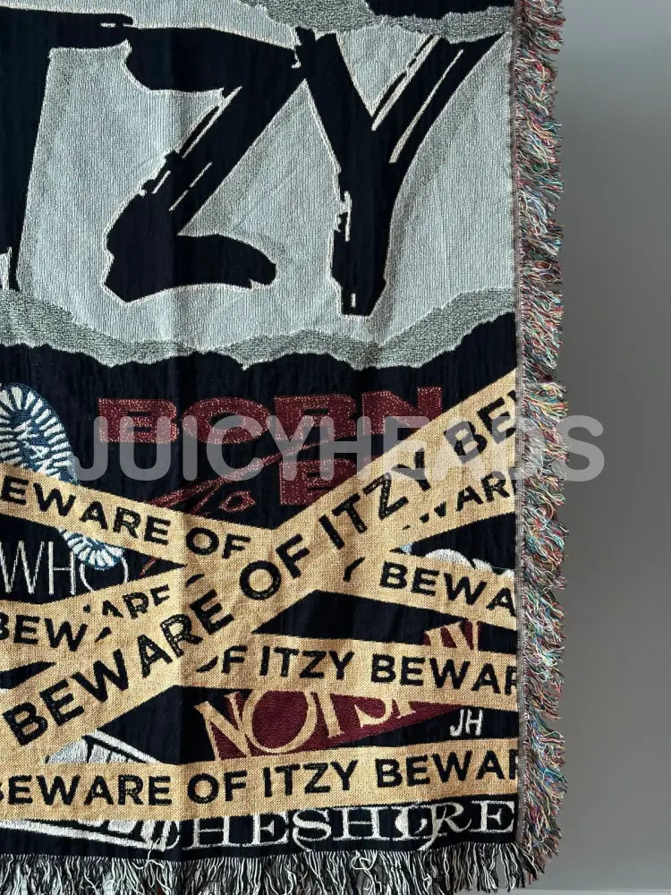 Itzy Woven Blanket *Pre - Order* Blankets