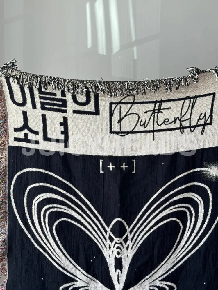 Loona Woven Blanket *Pre-Order* Blankets
